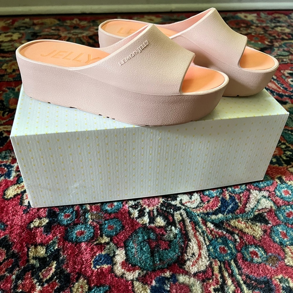 Lemon Jelly slides.